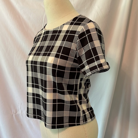 Small Plaid Black and White Cuffed Sleeve Shirt - Picture 3 of 4